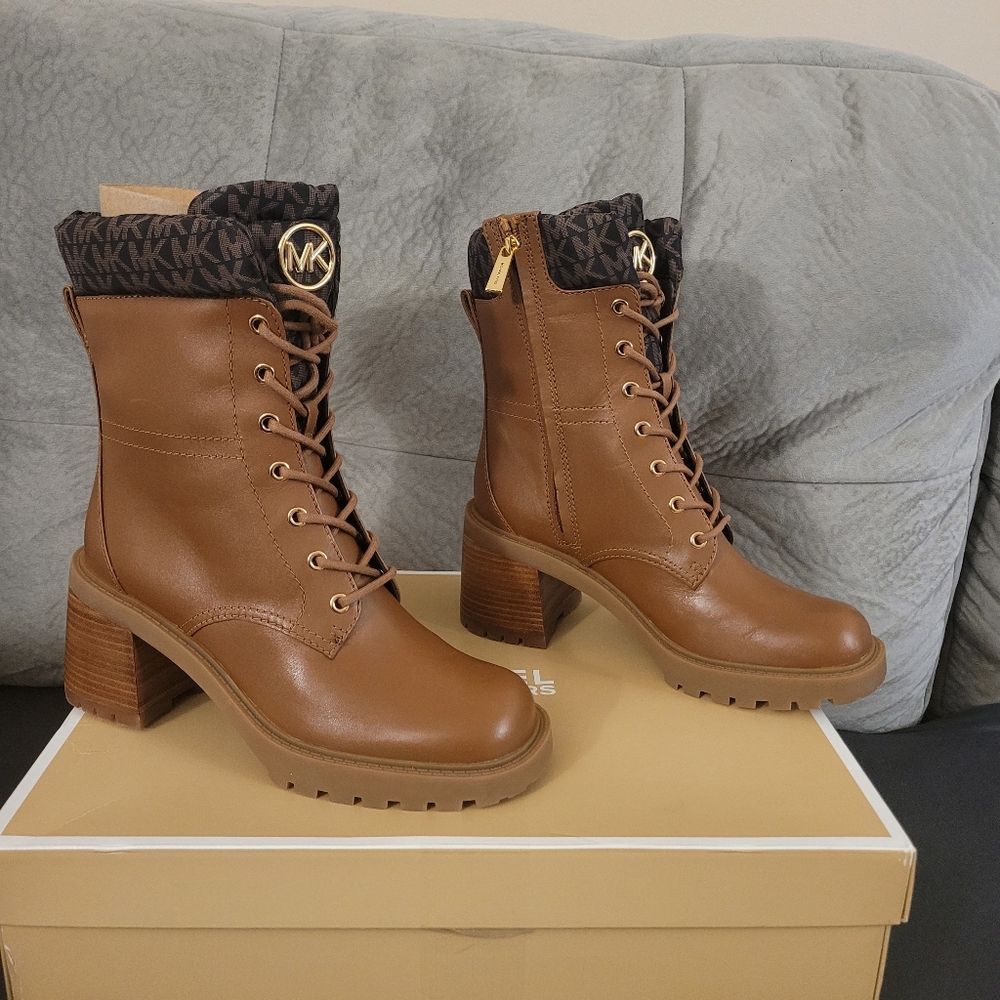 Michael Kors CADE heeled Bootie LEATHER Tan Lace-Up Boots with Logo Detail